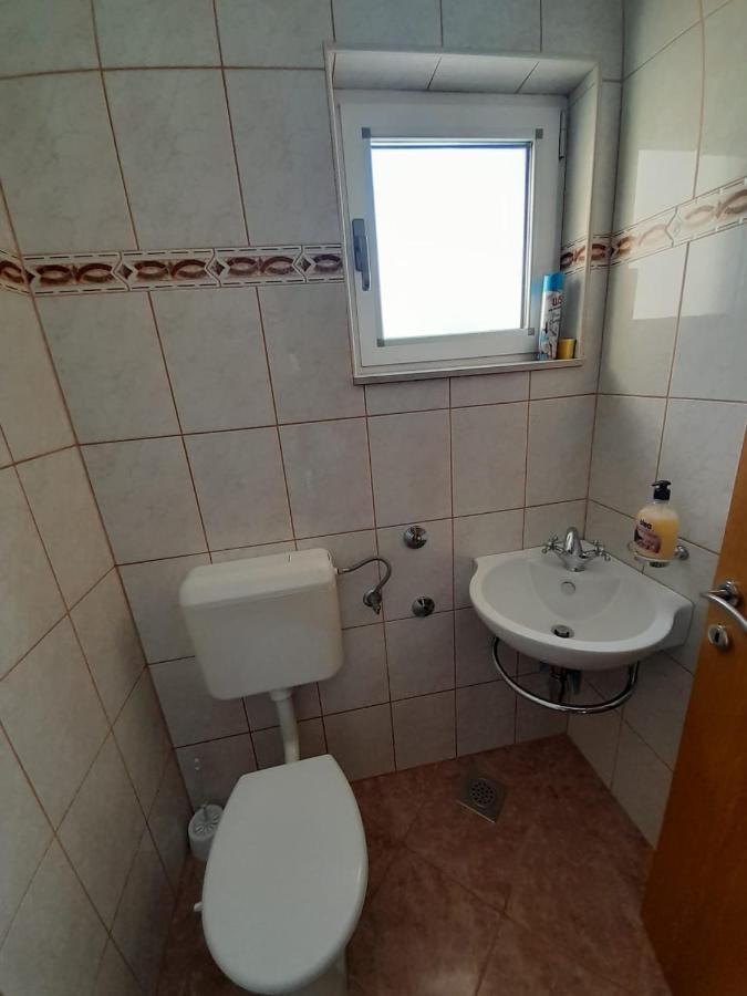 Holiday Home Anita Unesic Buitenkant foto