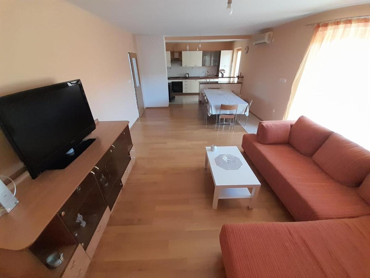 Holiday Home Anita Unesic Buitenkant foto