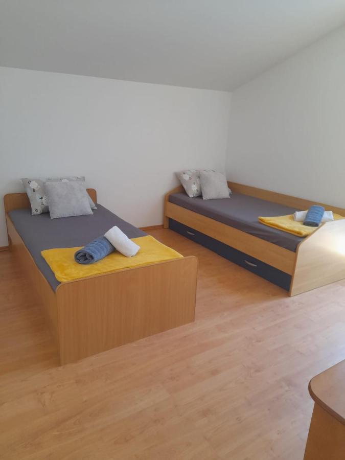 Holiday Home Anita Unesic Buitenkant foto