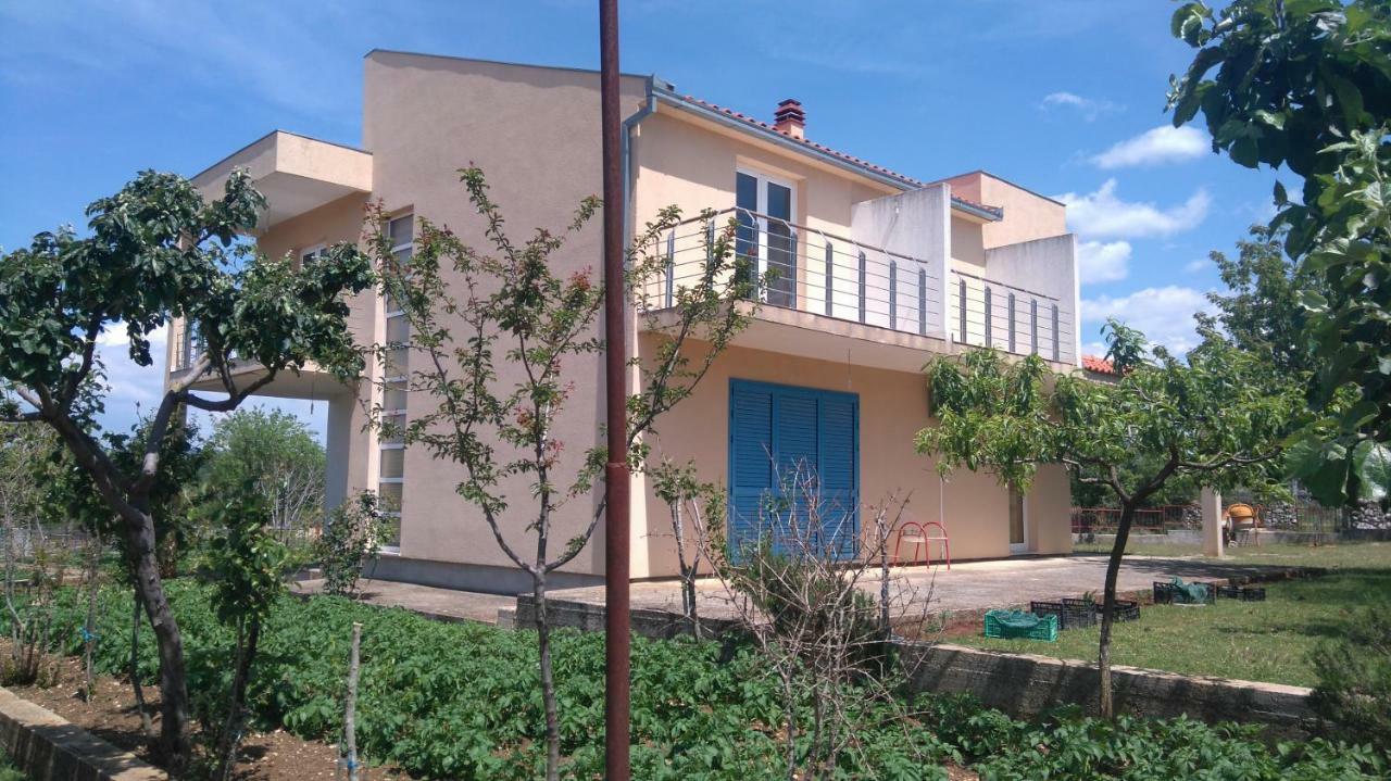 Holiday Home Anita Unesic Buitenkant foto